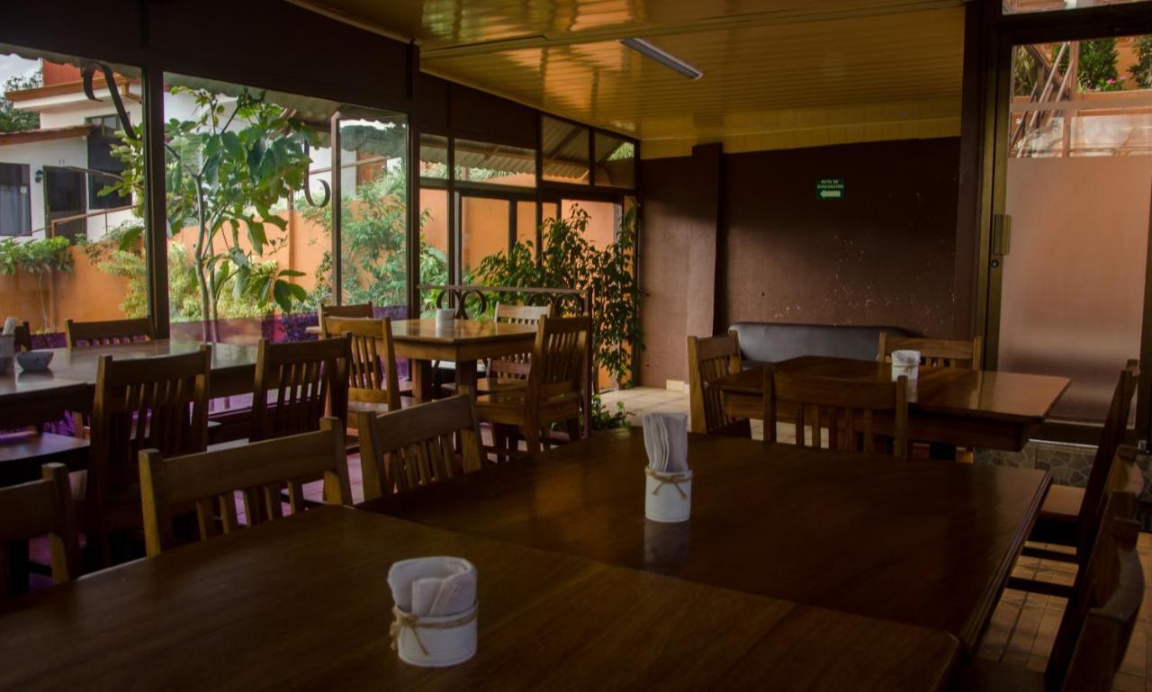 Hotel Cielo Azul Resort Tilarán エクステリア 写真