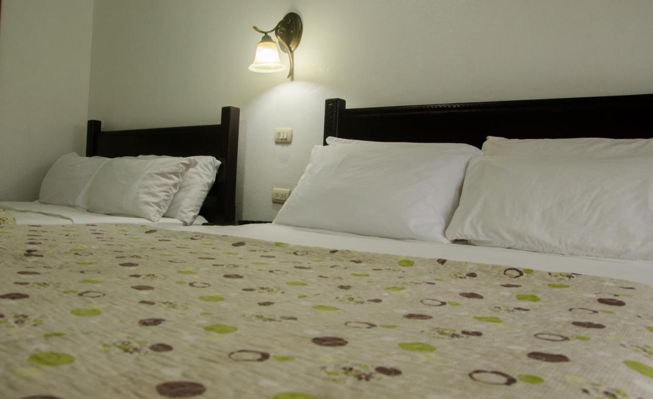 Hotel Cielo Azul Resort Tilarán エクステリア 写真